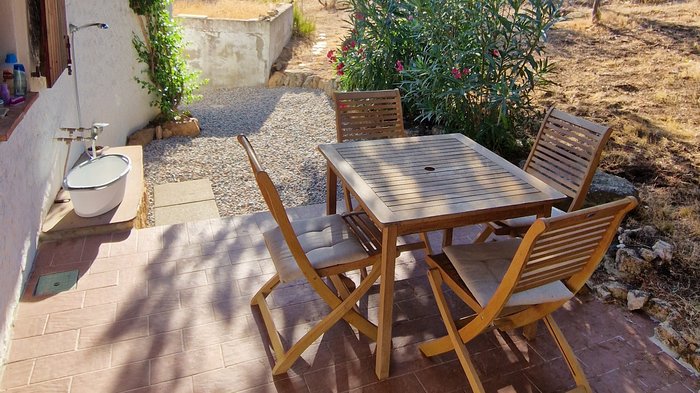 Sitzplatz hinter dem Haus