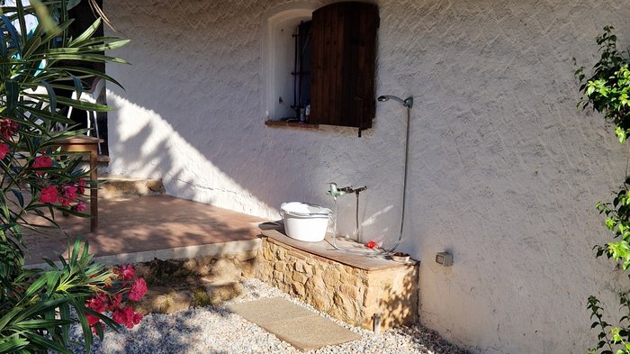 Aussendusche warm hinten